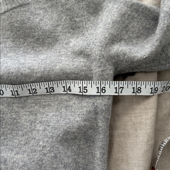 LINY XIN 100% merino Wool Crew Sweater. S - Picture 8 of 13